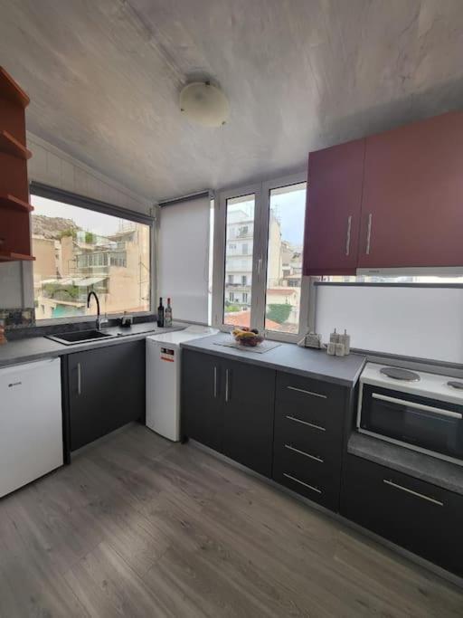 Under The Hill Apartment Атина Екстериор снимка