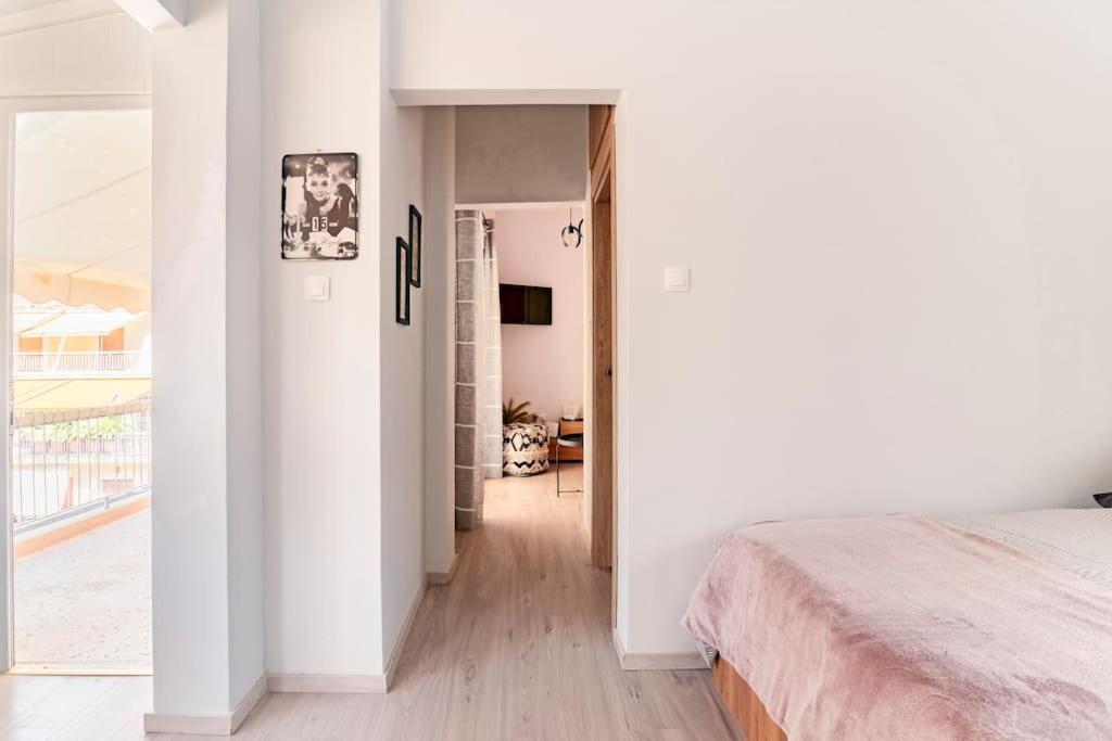 Under The Hill Apartment Атина Екстериор снимка