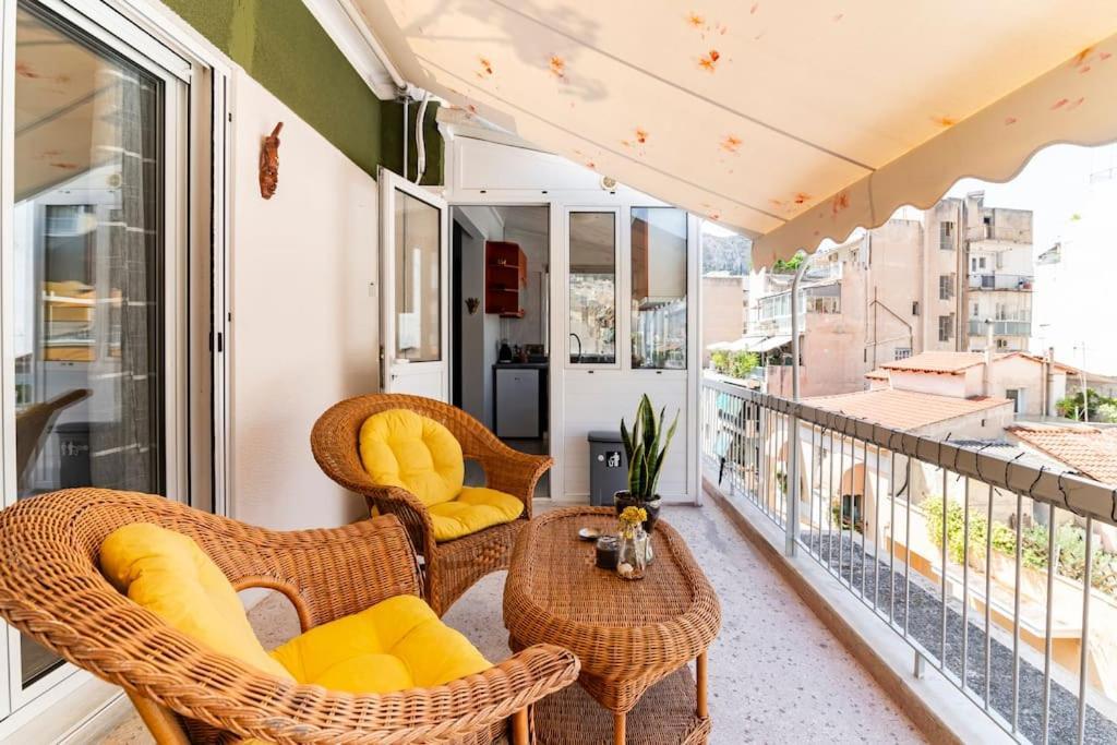 Under The Hill Apartment Атина Екстериор снимка